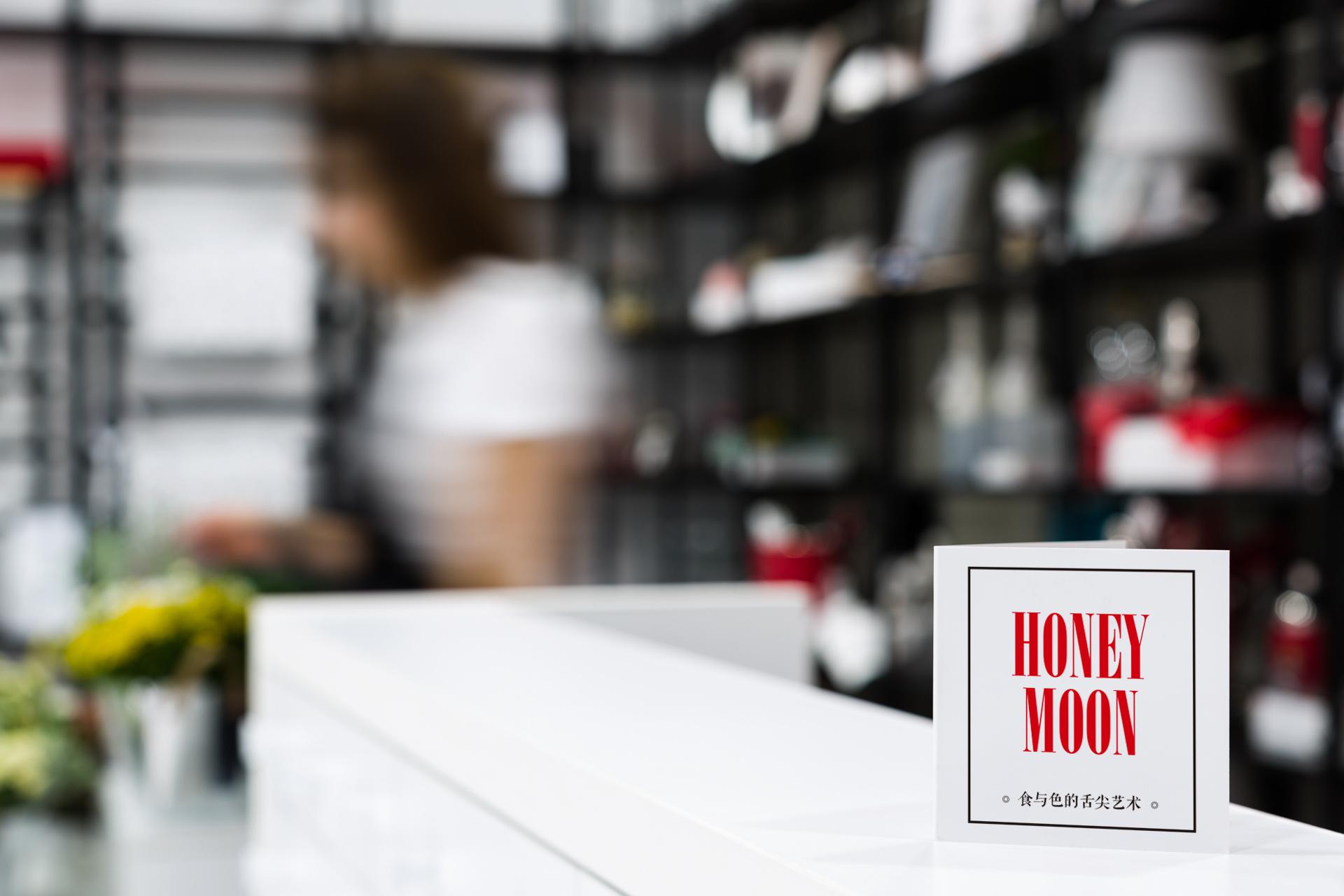 1548059544.jpg 蜜月-4.jpg